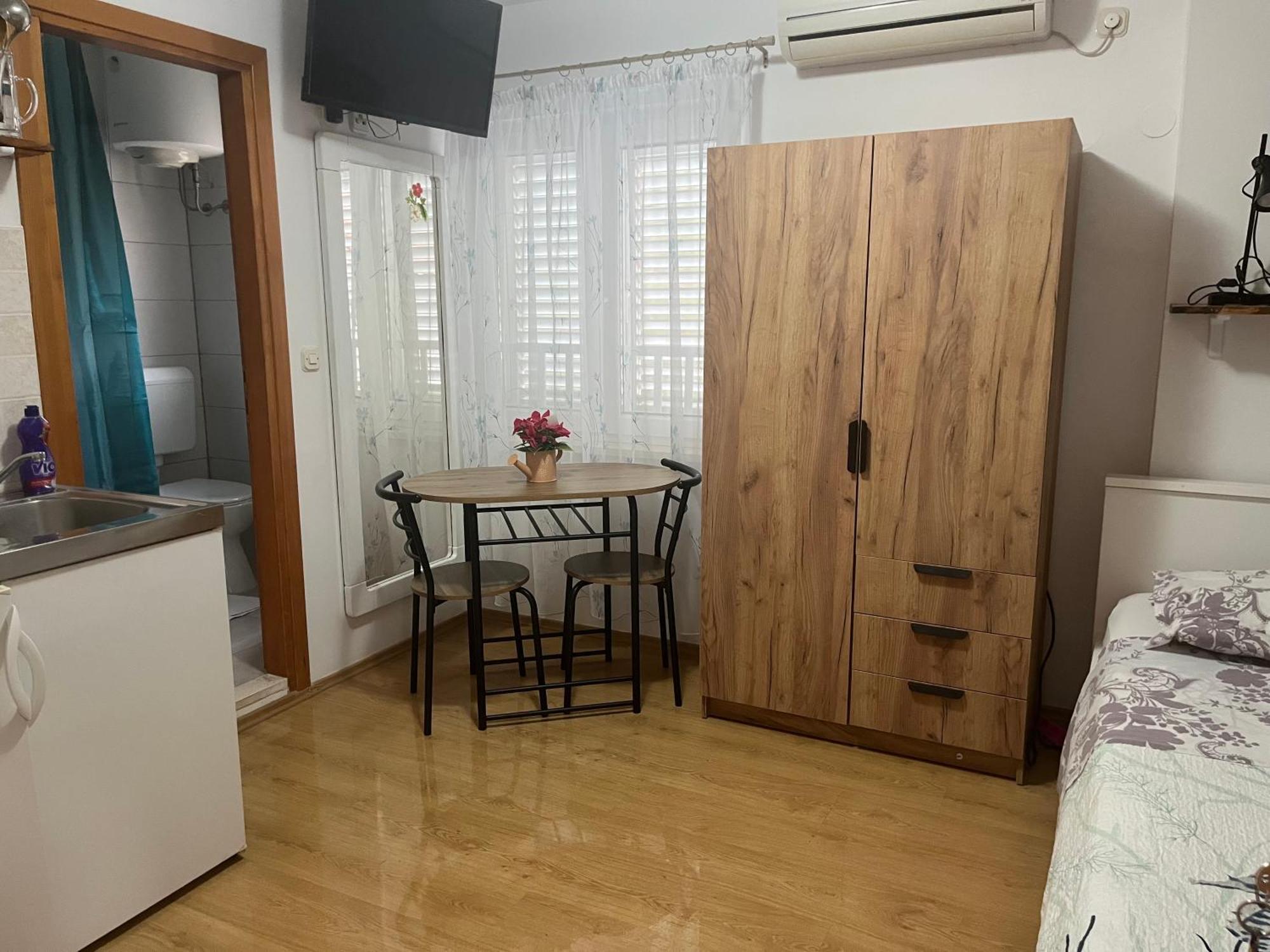 Guest House Matana 포메나 외부 사진